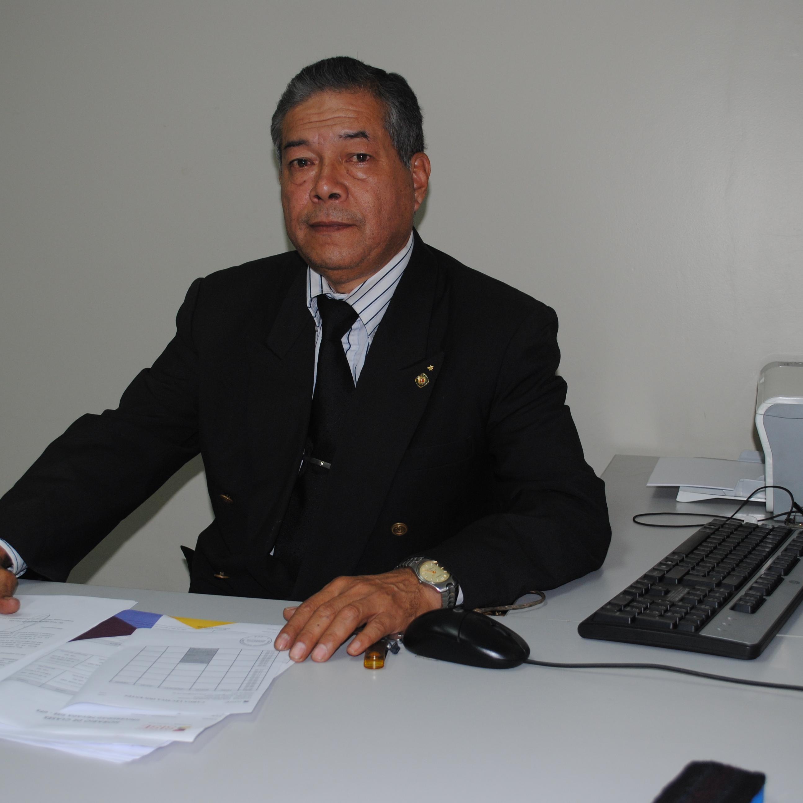 Dr.CPC; Docente Principal; Asesor y Docente Investigador.