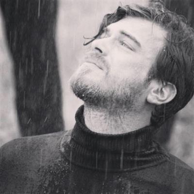 #من يتعامـل معي بـ احتـرام أحترمه .. و من لا يعرف الإحتـرام يسـرني أنْ أعـلمه ..♥