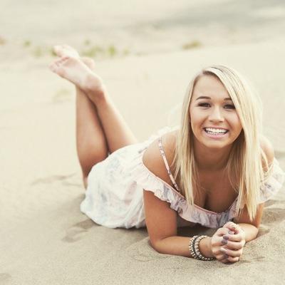 HollyEllisonnn's profile picture. • do hair dont care •