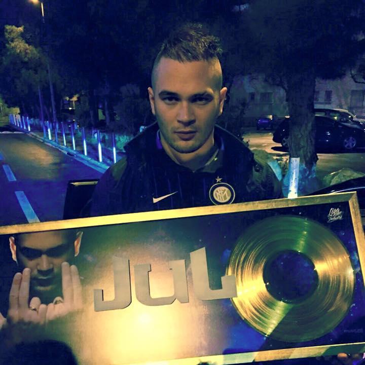 TeamJuLSaint's profile picture. #JetrouvePasLeSommeil le 8 décembre dans les bacs