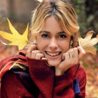 Martina eres la chica que tiene la sonrisa que me ayuda a seguir adelante! Simplesmente Tini-Mi passion!!