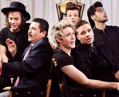 ONE DIRECTION IS MY LIFE NIALL HORAN 
HARRY STYLES 
LOUIS TOMLINSON
ZAYN MALIK 
LIAM PAYNE
WHERE BROKEN HEARTS GO 
CRAZY MOFOS 
COXA DO HARRY 
LARRY♡♡♥♥