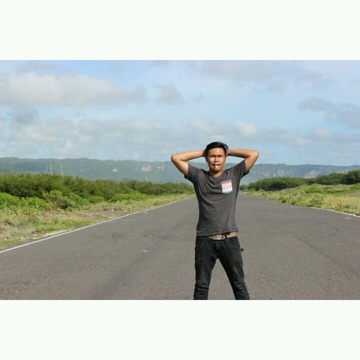 noskay_'s profile picture. Part time student.  Part time jurnalis.