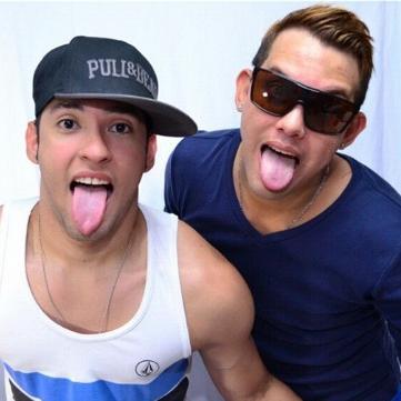 Cuenta dedicada a DOS chicos bellos humildes y Talentosos, integrantes de @acrewmusic Los amamos de corazon @reyacs y @AleVzlaOficial siganlos y apoyenlos♥♥