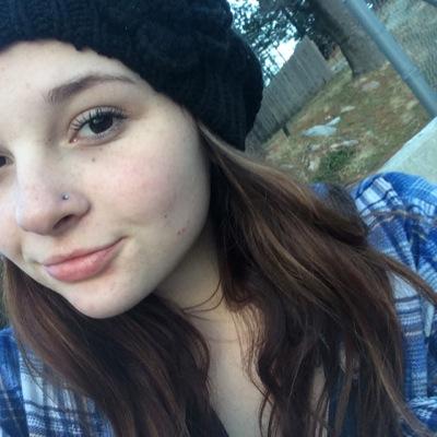 Suzzzzay_'s profile picture. Excuse me while I kiss the sky