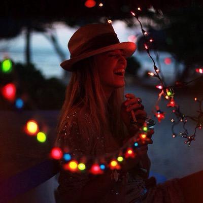 Nova por aqui, segue? sigo todos de volta ☮