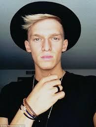 Directioner ♥simpsoniser♥hunter♥little mix♥jonatica♥sigueme y te sigo ♥plz cody y niall♥torn♥followyRT♥