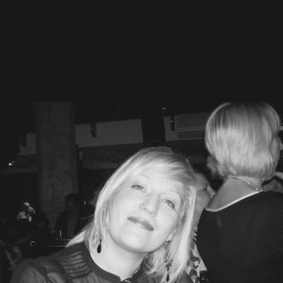 HinklesJulie's profile picture. 