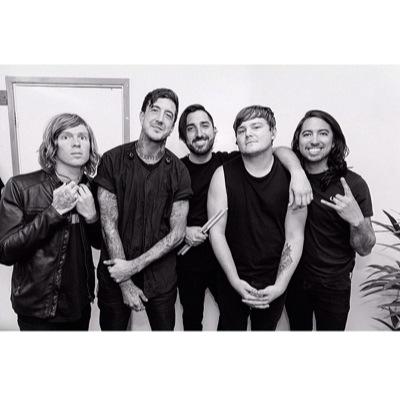 I GIVE BAND MEMBERS GIFTS AND SOMETIMES I LET THE FANS JOIN IN ON IT! MAIN ACCOUNT @MichaelPlusMe
I FOLLOW BACK