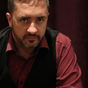 Mike Sullivan is a London based professional magician and creates magic for the magic industry with magic legend Wayne Dobson!  https://t.co/kx0F7Rlghd
