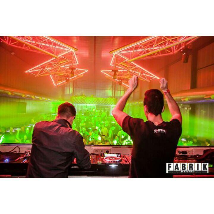 DJ´s/Producers Duo of Hardstyle/Rawstyle || Label: @ScramjetRecords SPA || Music is hard ||
For Bookings: BasserzandRefferenz@gmail.com