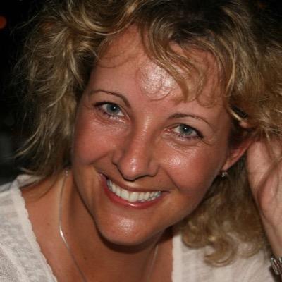 A working mum juggling my job as IBM Cloud Technical Sales manager, gardener and fundraiser for Friends of Barkway and Barley Schools. These tweets are my own.
