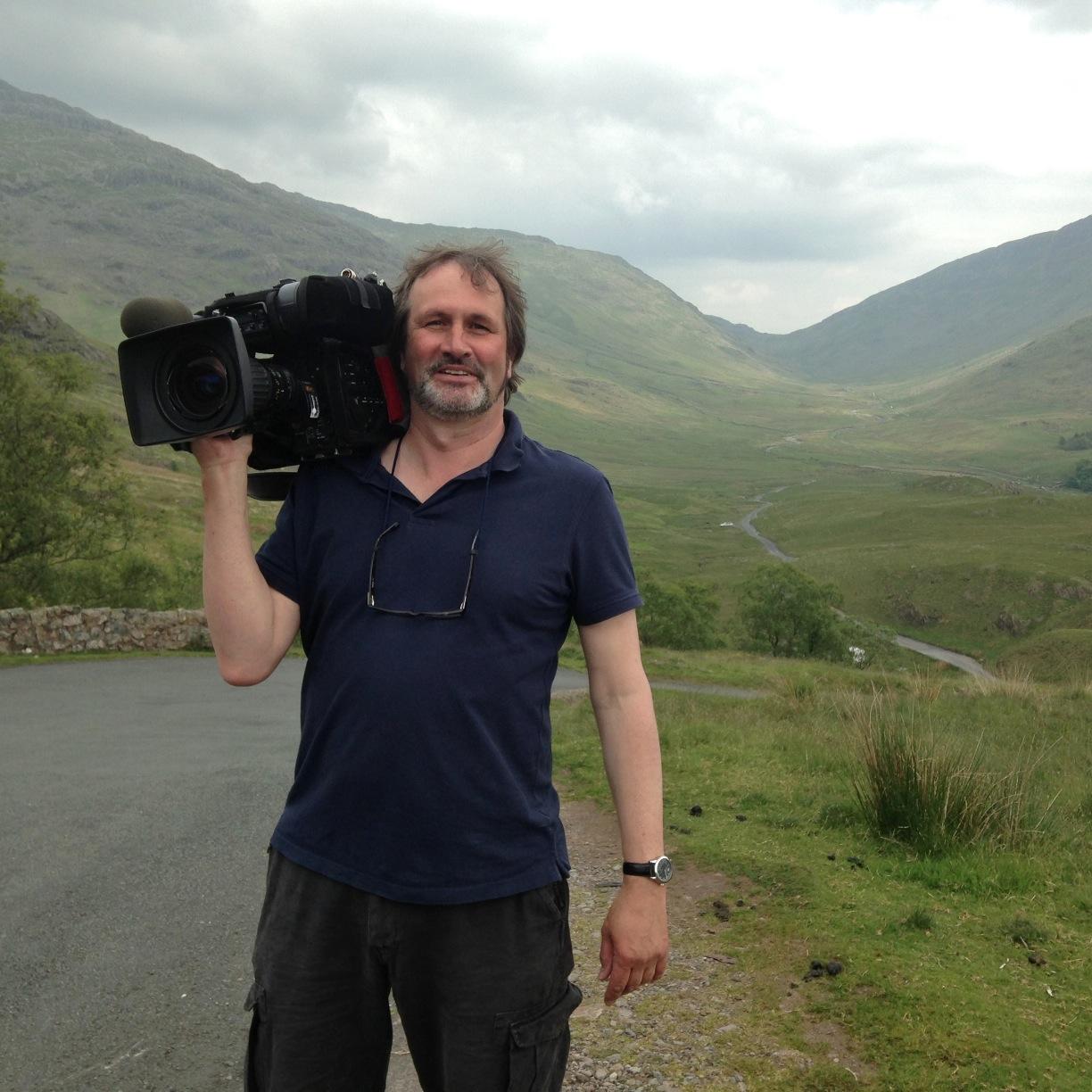 Freelance TV cameraman & Photographer. Lived/worked in Scotland for 40 years or so but travels.