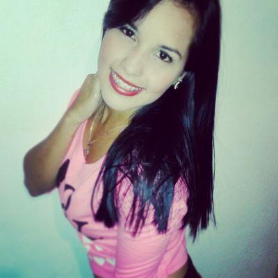Para mii lo primero es Dios,Viviendo cada momento de mi vida como si fuera el ultimo ..! 
 sonriendo a cada momento .!
