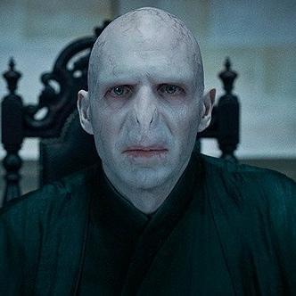 El Señor Tenebroso, me oculto en las sombras. Dominaré el Mundo Mágico. Avada Kedavra! #HPotterWand #FreeRol