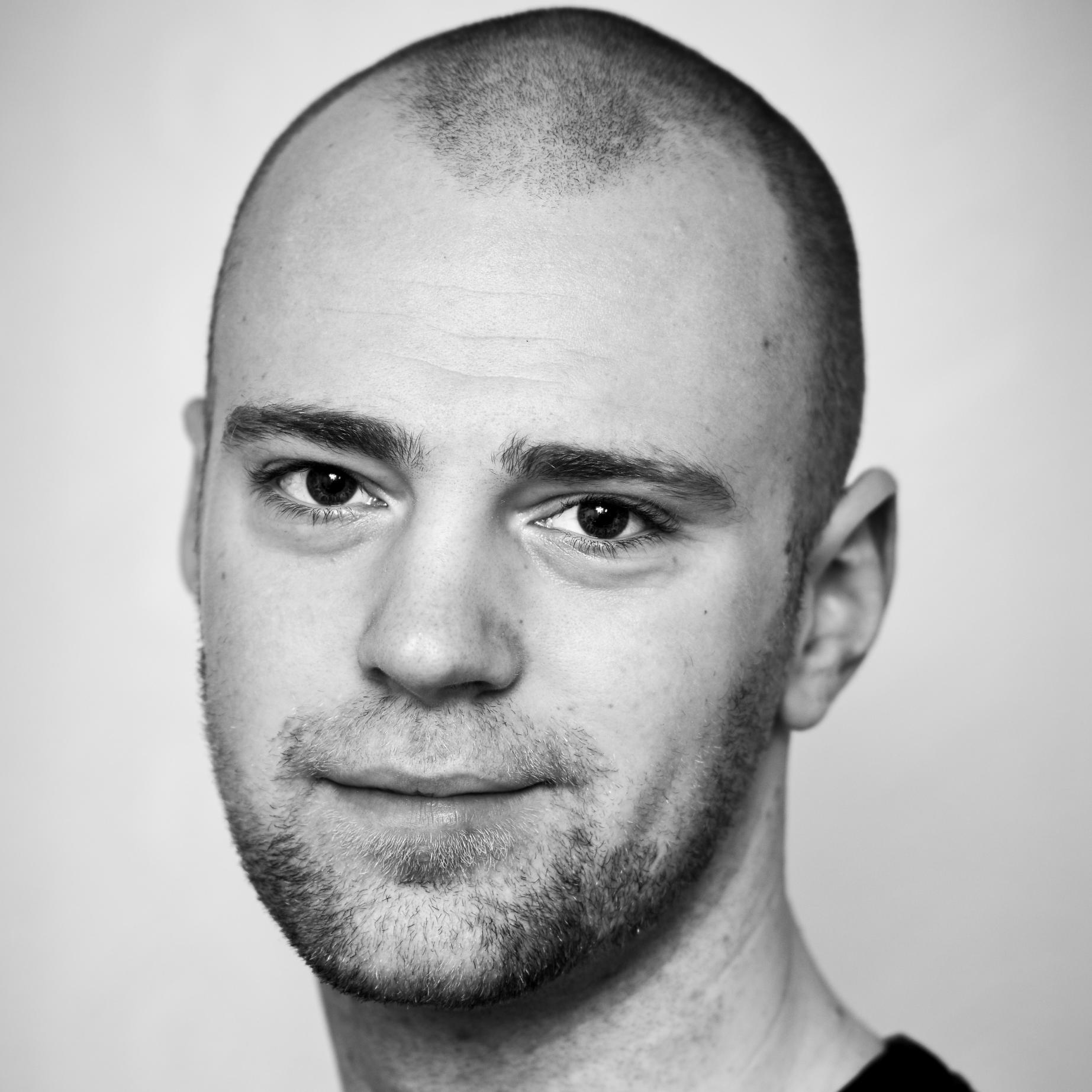 Tyrone_Bleakley's profile picture. Author of DEAD INNOCENT, husband and father of three, major pizza enthusiast.