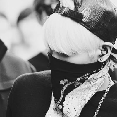 FOLLOW ME BACK HERE PLS @akiraxdeary ~~ !!