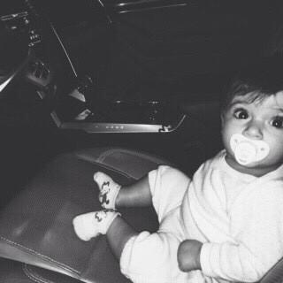 moyom95's profile picture. 