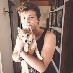 hey this is a free follow from @rejectphan follow her or I unfollow, sorry. She follows back :)