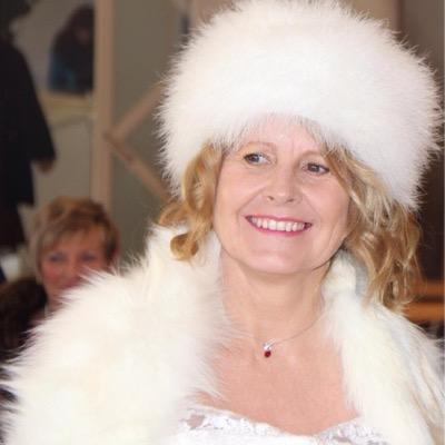 lienamonnie's profile picture. Il suffit d'un lexique pour contenir tous les mots. Mais à la pensée, il faut l'infini. Alexandre Sergueïevitch Pouchkine