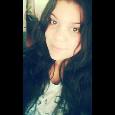Amar es encontrar en le otra persona tu propia felicidad                                                                                sigueme y te sigo