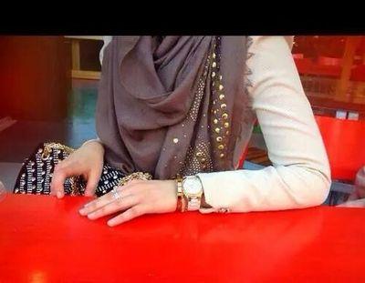 IndhaArag's profile picture. 