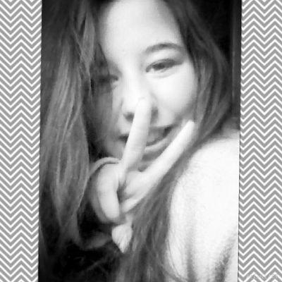 vivianasaramago's profile picture. Sportinguista ❇ snapchat: vii_cute98
