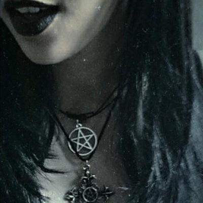 Black is my color. 19. libros, café, música y más libros