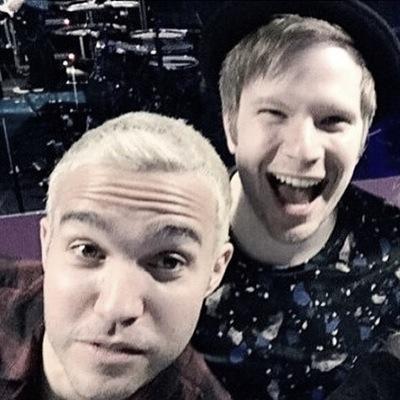 i love the fallout boys !1!1!!2!2!