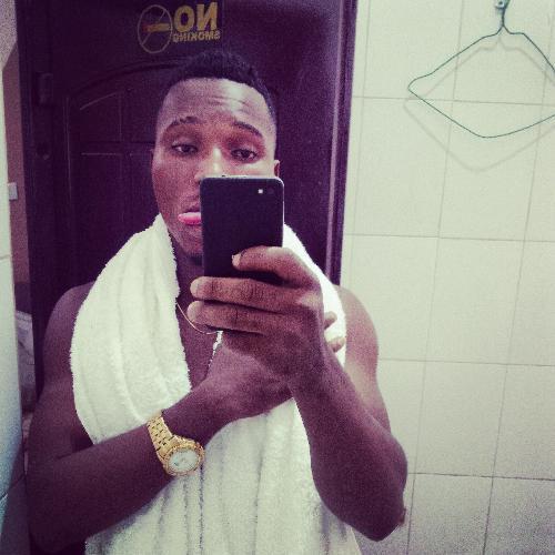 Iam_MoHustle's profile picture. Its ur boy, a.k.a ur momma boy friend a.k.a don't let ur sister come near! Make ℓσνє  wit d follow button #Oshaamo #ᴼᴳᴮᴱᴺᴵ