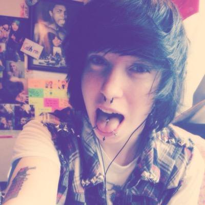 Hi. I'm Hunter ^-^ Wassup
