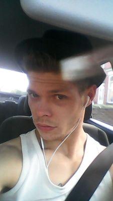 hi my names Stephen I am from lincoln and I'm 22 years old I love music it's my life