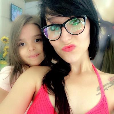 Não sou perfeitα, e não preciso de elogios fαlsos prα sobreviver.
✌️