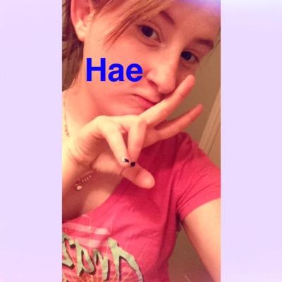 Hey, I Love photography, minecraft, cheer Starbucks and Nail art!! Follow me