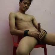 Cowo pemalu tapi sebenernya mau. Blm prnh merasakan dugem