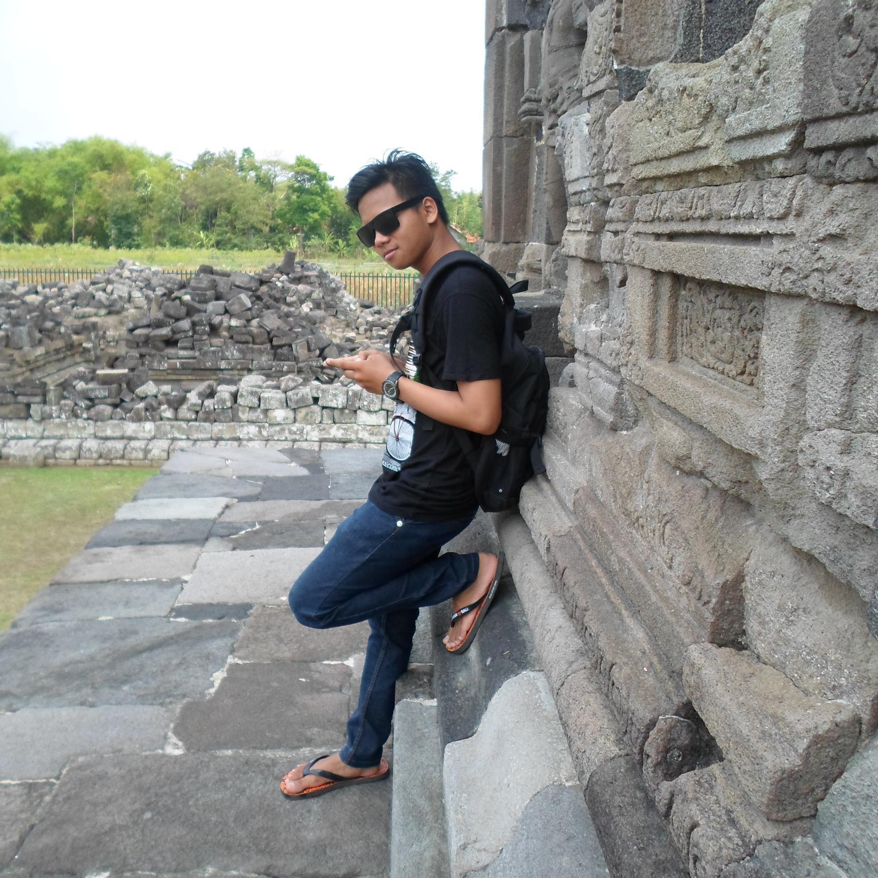 Cari lokasi yg deket2 aja skitar solo + klaten ad gk chat yuk ?
My Pin :5556581f