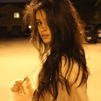 you make it look like its magic (oh yea) cuz i see nobody nobody but you you you im never confused hey hey but im so used to being used...