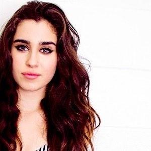 U just got a free follow from @dinahxsaur and @holycaminah go follow them they follow back if u ask :)