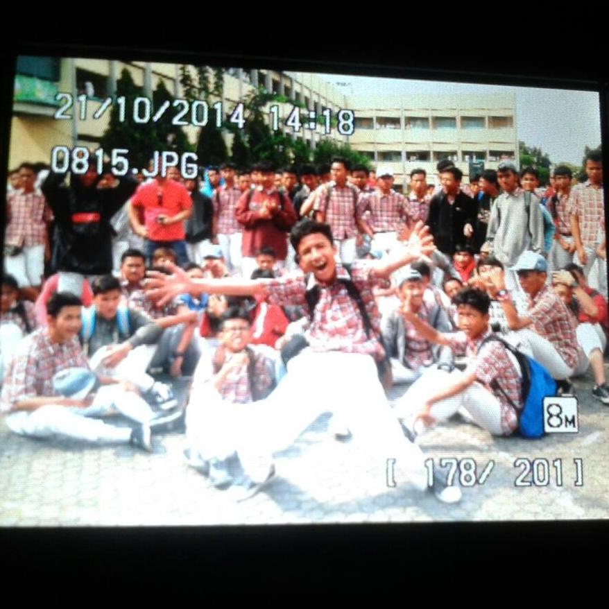 Kotak-kotak merah! Solidarity▲ Accounting,Administration,Technical. Big Family SMK YADIKA 5 2017.