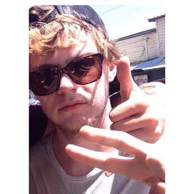 jimmydarlxngs's profile picture. my life consists of stress, fall, ahs and twd.