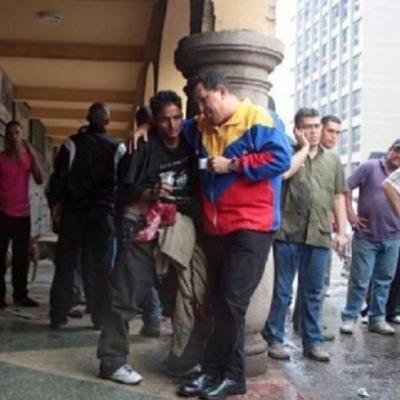 100% revolucionario, y convencido que en la lectura la buena música el arte, y el deporte está hermosa patria será potencia..