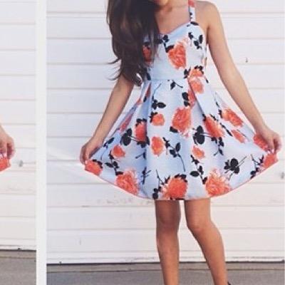@aubrianna_6302 is my header because she is gorgous but taken by Niall Horan xD  sorry ❤️ 
im 15 single and yeah that sums me up ☺️