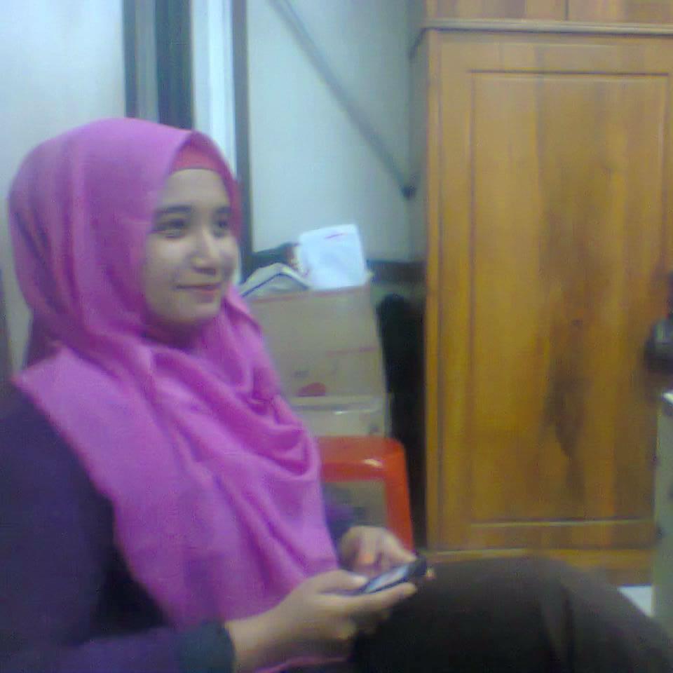 seorang sahabat, saudara, mitra dan istri, kemudian ibu :)