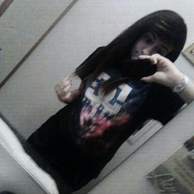 _bear18_'s profile picture. Hey there! My name is Anna, well obviously I'm a skater. My favorite bands are Linkin Park and Three Days Grace.