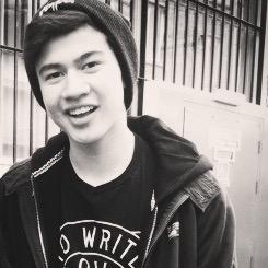 fvckchicken's profile picture. chicken & nugget