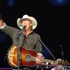 My name is Linda Beaton of Calgary. Hugh fan of country music. My favorite singers are Alan Jackson, George Jones, and George Straight; just to name a few.