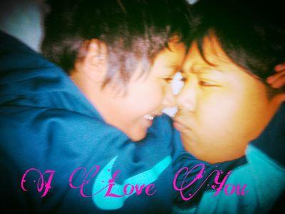 I love my family n I love my three brothers
my family is my life 
ordaz forever