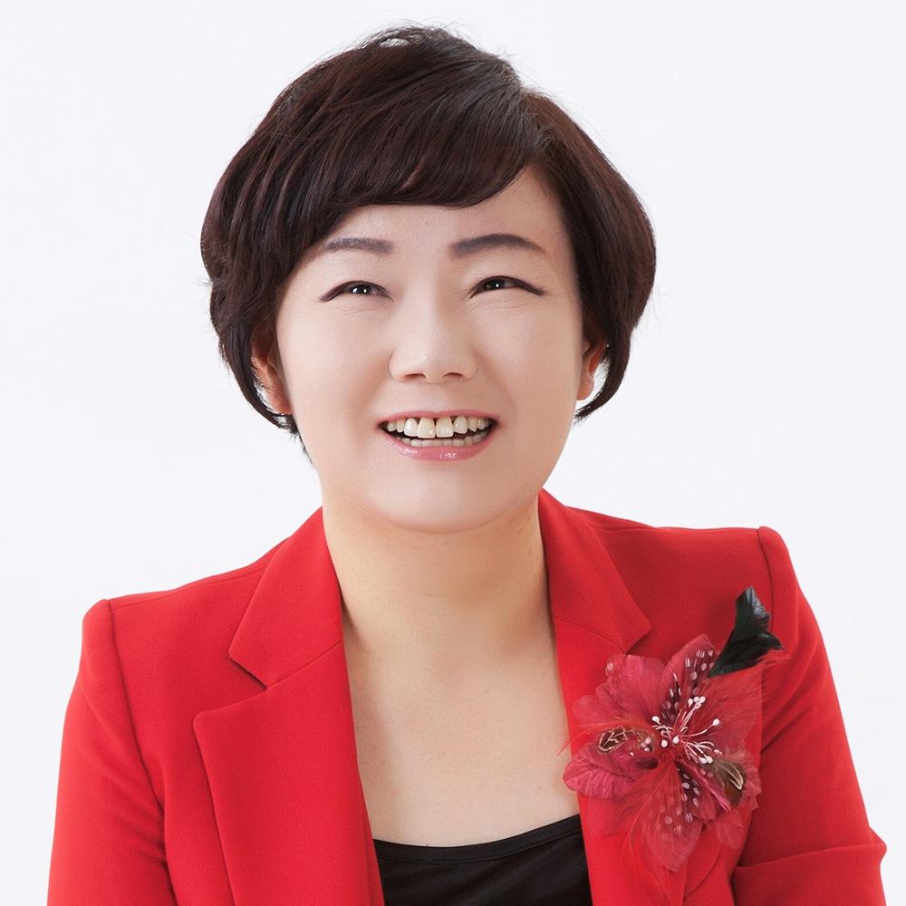 세아이 엄마의 힘
고양시에서 세아이를 키우며 사는 엄마입니다.
아이들이 맘껏 자라날수 있는 사회가 되었으면 좋겠습니다.