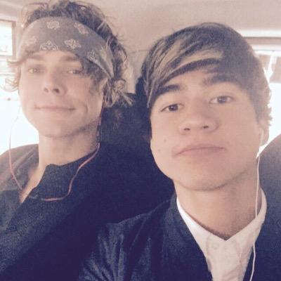 FREE FOLLOWS BECAUSE YOU ARE PRETTY AND RAD AF! (and you are on my followers list )