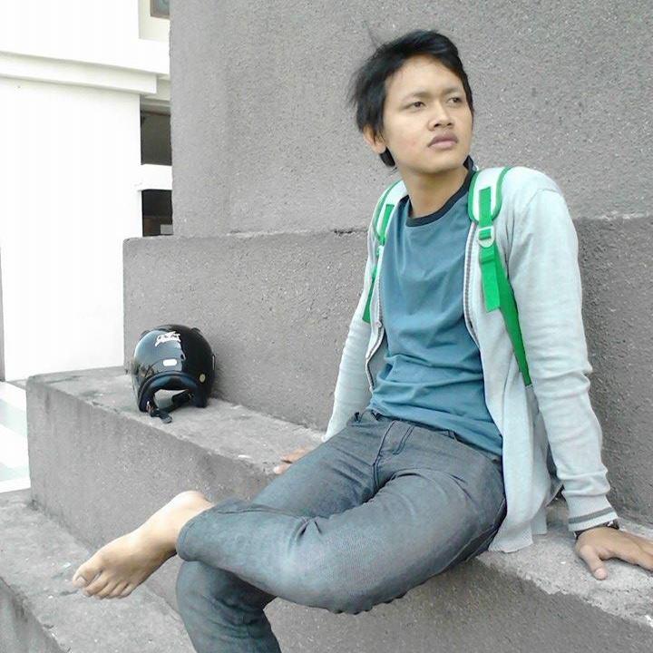 Born in Ponorogo 25 September 1994 Currently studying at History education 13' State University of Malang.